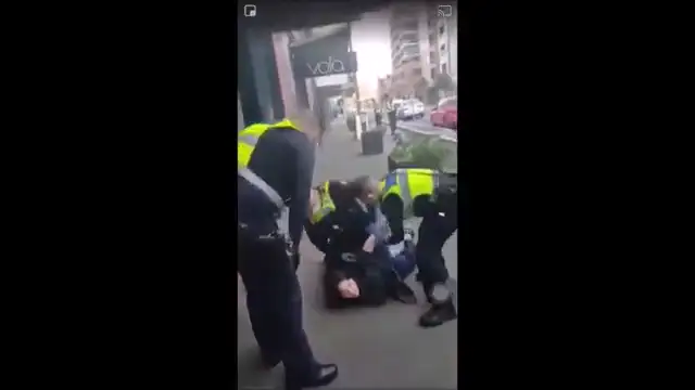 MELBOURNE WOMAN CHOKED OFF POLICE FOR NOT WEARING A MASK