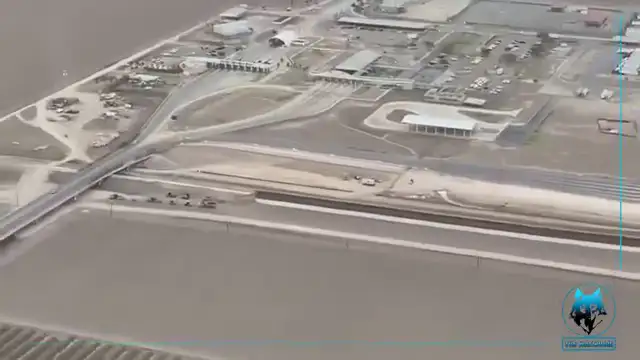 Illegal migrants crossing US-Mexico border