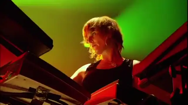 Faithless - We Come 1 (Live At Alexandra Palace 2005)