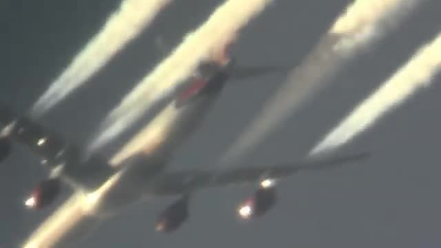 Video Documentation Reveals Commercial Aircraft Spraying Chemtrails To Warm Climate
