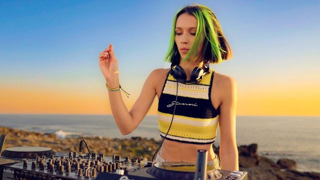 Miss Monique - Melodic Techno Progressive House DJ Mix