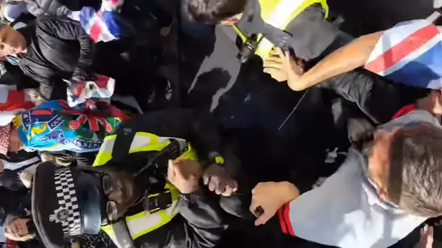 Stick to Your Guns🎵